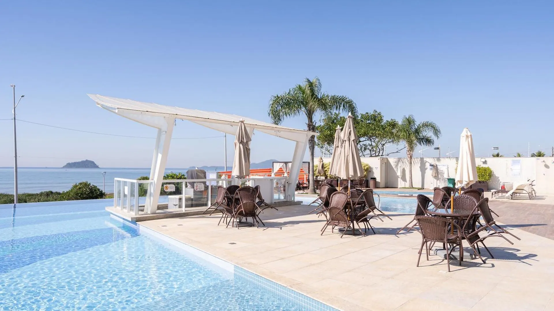 Daire Apto Vista Mar Home Club Pe Na Areia 3 Quartos Ares Condicionados Cozinha Completa Piscina Aquecida Jacuzzi Sauna Academia Quadra Playground Salao De Jogos 15Min Do Beto Carrero Piçarras Brezilya
