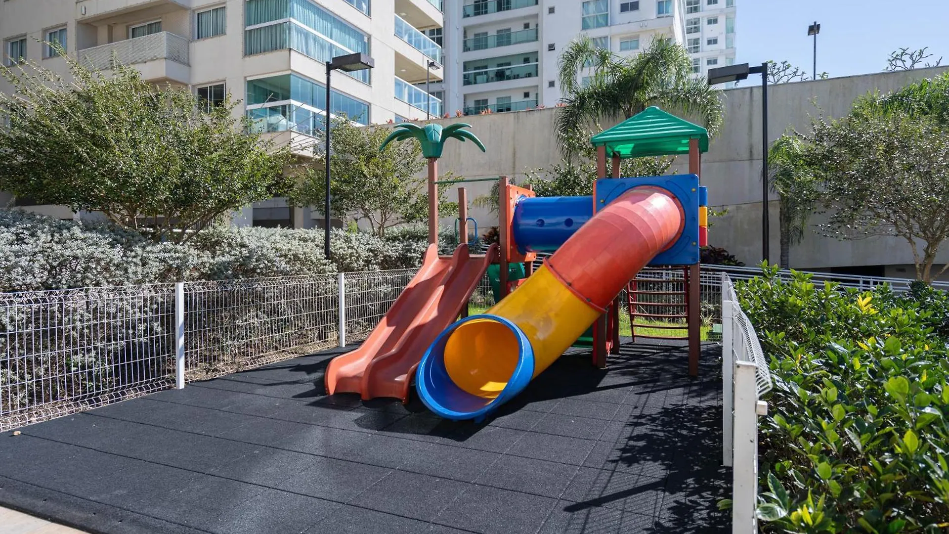 Daire Apto Vista Mar Home Club Pe Na Areia 3 Quartos Ares Condicionados Cozinha Completa Piscina Aquecida Jacuzzi Sauna Academia Quadra Playground Salao De Jogos 15Min Do Beto Carrero Piçarras Brezilya