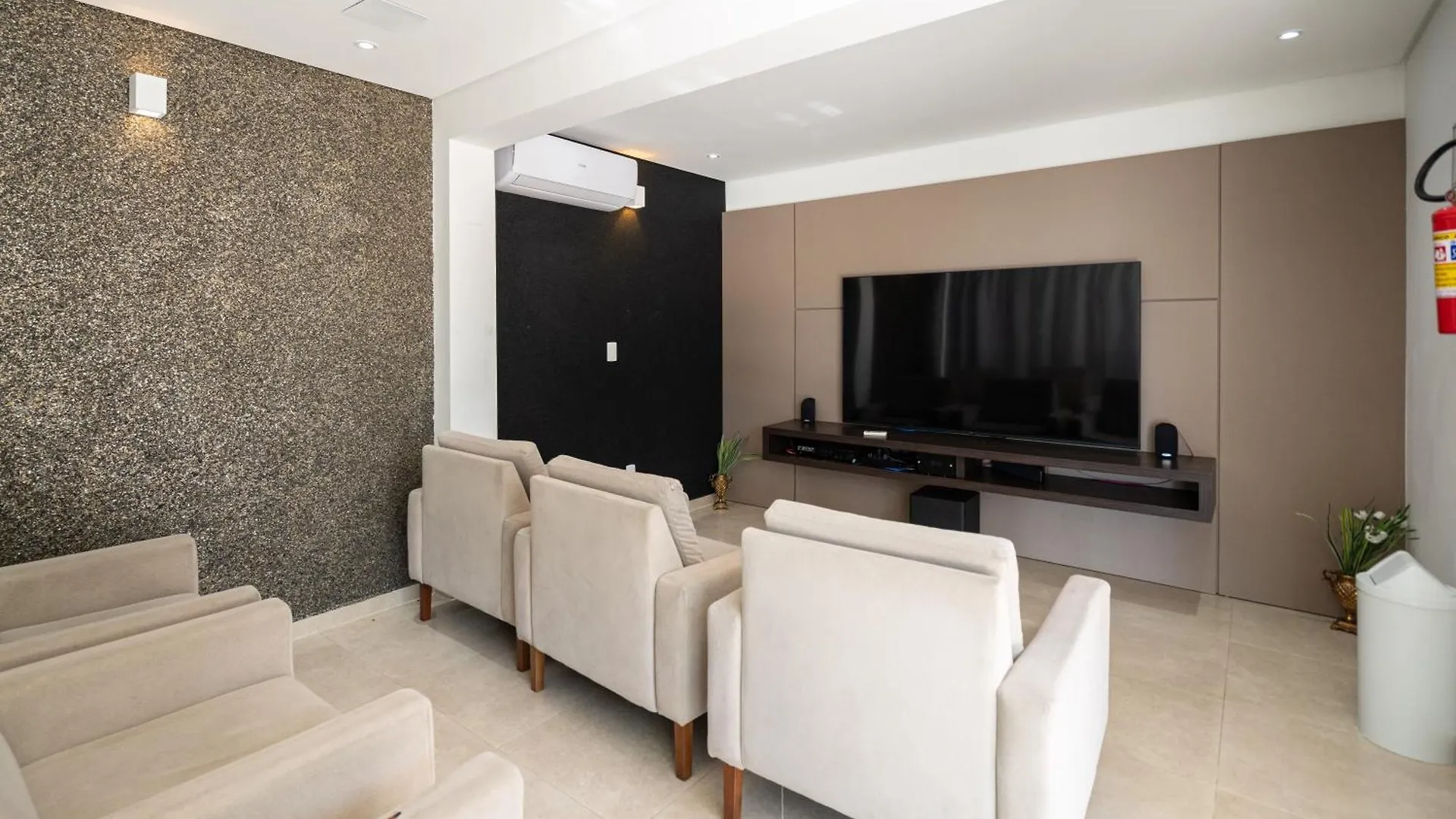 Daire Apto Vista Mar Home Club Pe Na Areia 3 Quartos Ares Condicionados Cozinha Completa Piscina Aquecida Jacuzzi Sauna Academia Quadra Playground Salao De Jogos 15Min Do Beto Carrero Piçarras