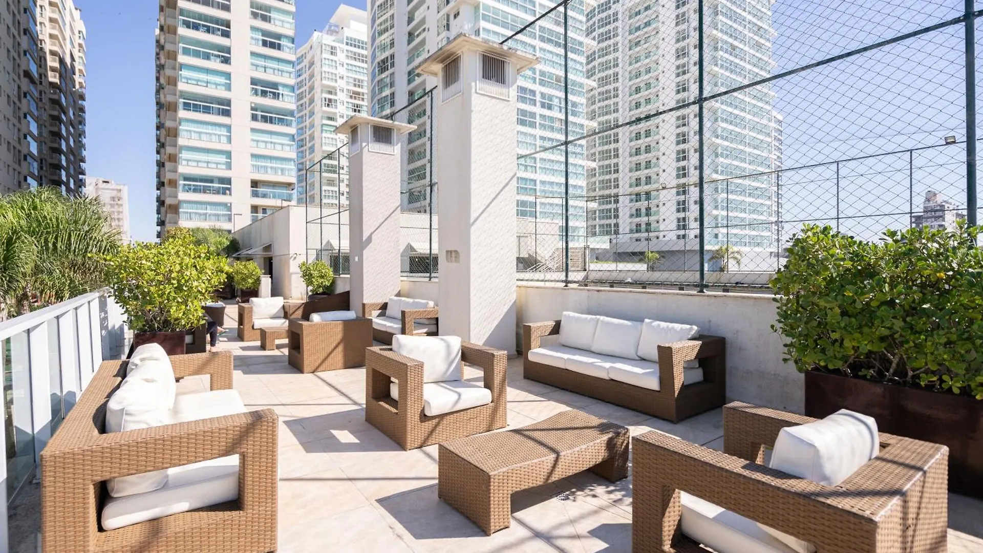 Apto Vista Mar Home Club Pe Na Areia 3 Quartos Ares Condicionados Cozinha Completa Piscina Aquecida Jacuzzi Sauna Academia Quadra Playground Salao De Jogos 15Min Do Beto Carrero Piçarras