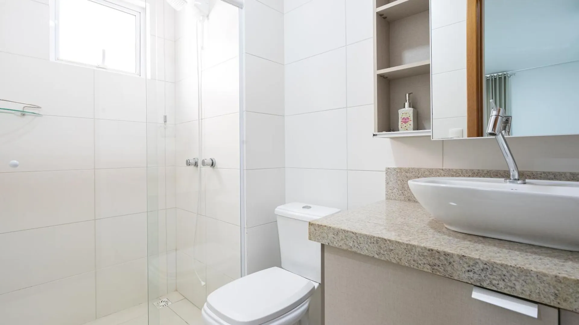 Apto Vista Mar Home Club Pe Na Areia 3 Quartos Ares Condicionados Cozinha Completa Piscina Aquecida Jacuzzi Sauna Academia Quadra Playground Salao De Jogos 15Min Do Beto Carrero Piçarras 0*,  Brezilya