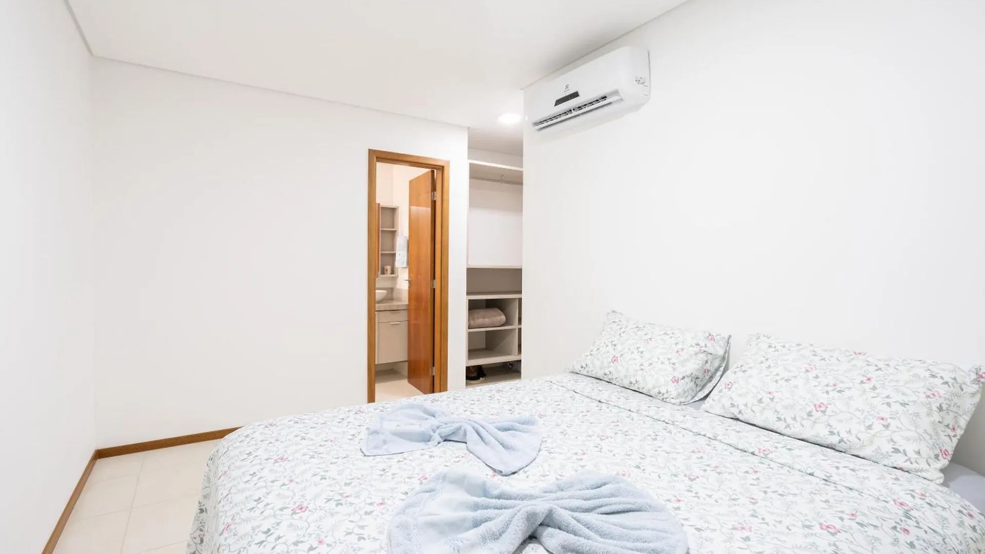 Daire Apto Vista Mar Home Club Pe Na Areia 3 Quartos Ares Condicionados Cozinha Completa Piscina Aquecida Jacuzzi Sauna Academia Quadra Playground Salao De Jogos 15Min Do Beto Carrero Piçarras
