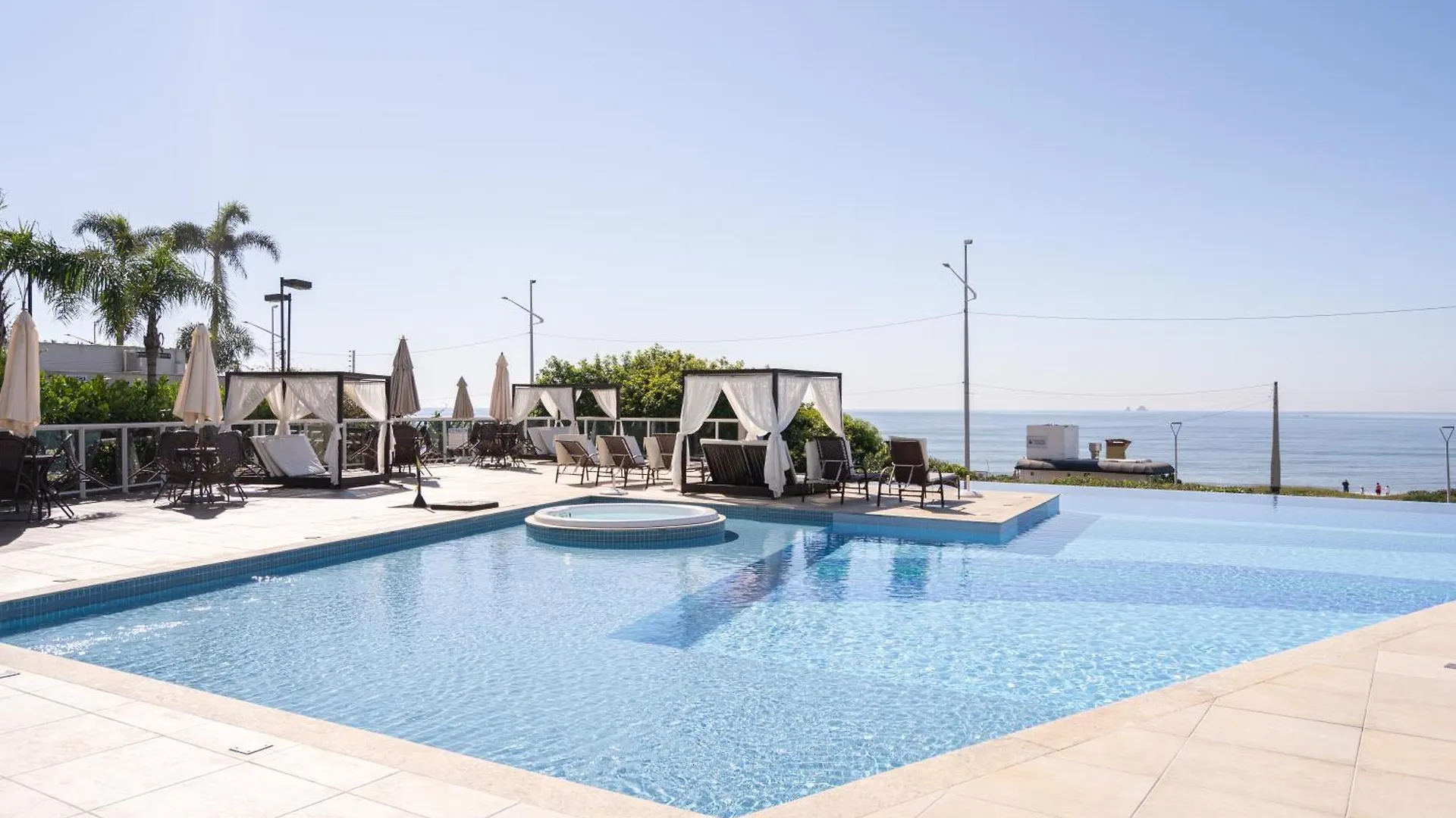 Apto Vista Mar Home Club Pe Na Areia 3 Quartos Ares Condicionados Cozinha Completa Piscina Aquecida Jacuzzi Sauna Academia Quadra Playground Salao De Jogos 15Min Do Beto Carrero Piçarras
