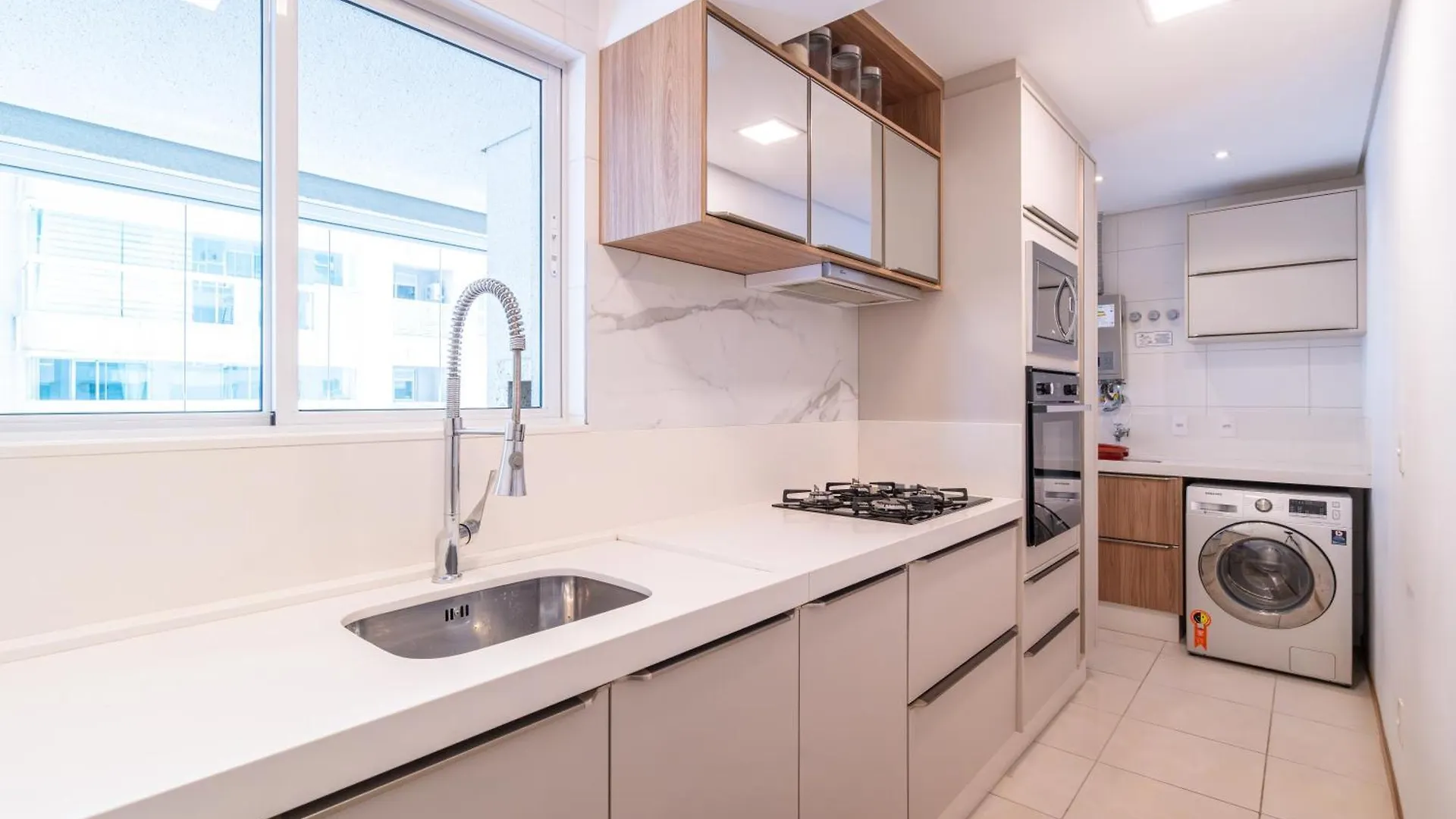 Apto Vista Mar Home Club Pe Na Areia 3 Quartos Ares Condicionados Cozinha Completa Piscina Aquecida Jacuzzi Sauna Academia Quadra Playground Salao De Jogos 15Min Do Beto Carrero Piçarras 아파트